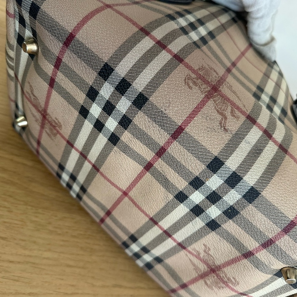 Burberry Tote Bag - Picture 11 of 16